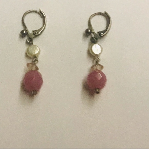 New Silver Color Dangle Earrings Pink Bead Faux Pearl Lever-back Closure - Picture 1 of 10